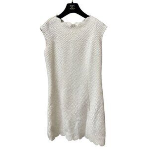 Chanel White Tweed Scalloped Sleeveless Dress Size 40 Made In France Elegant Des